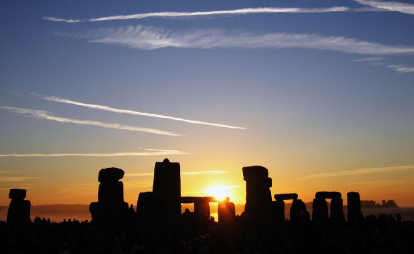 Summer_Solstice_Sunrise_over_Stonehenge - Credit Andrew Dunn